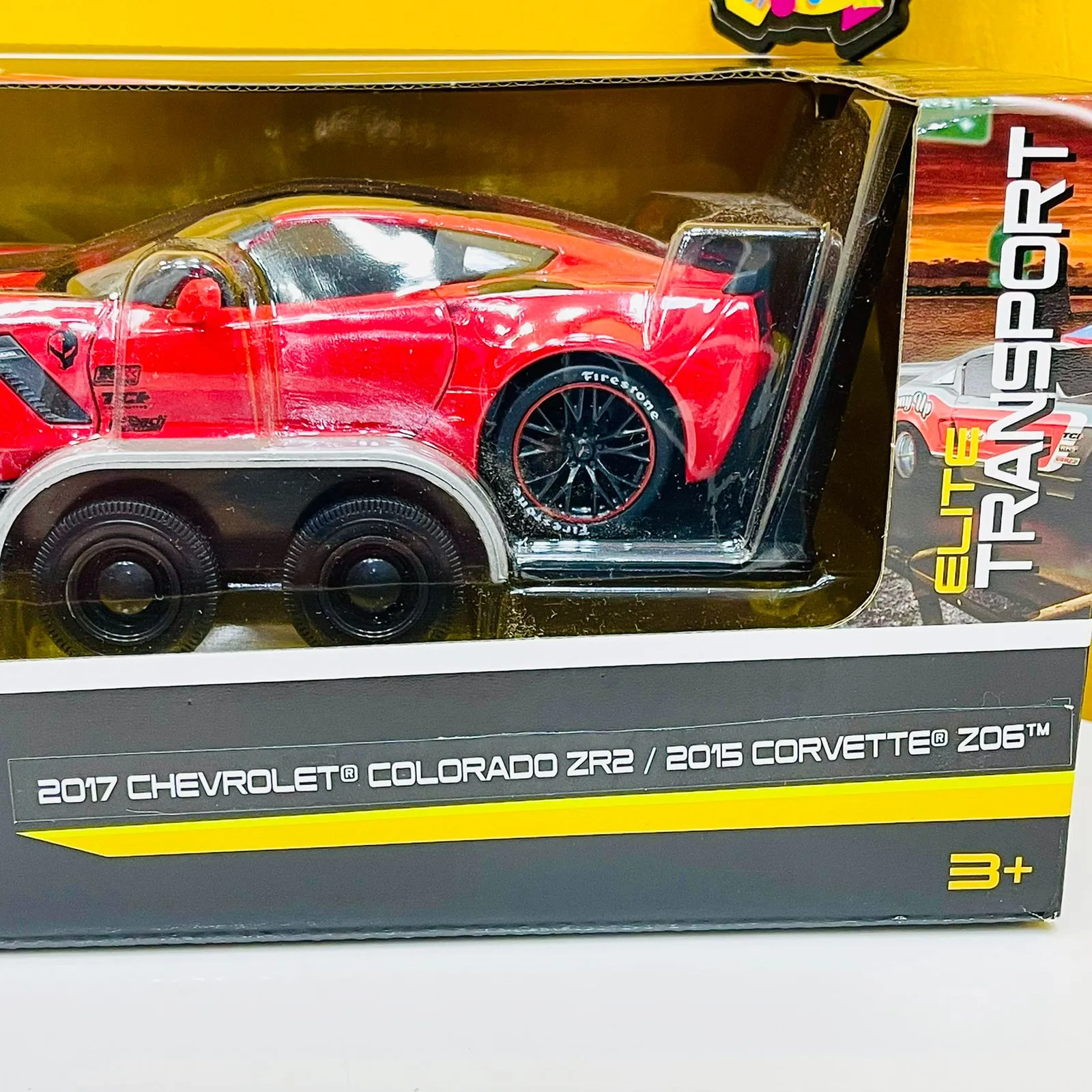 Maisto 1:24 Chevy Colorado ZR2 & 2015 Corvette Z06 on Trailer