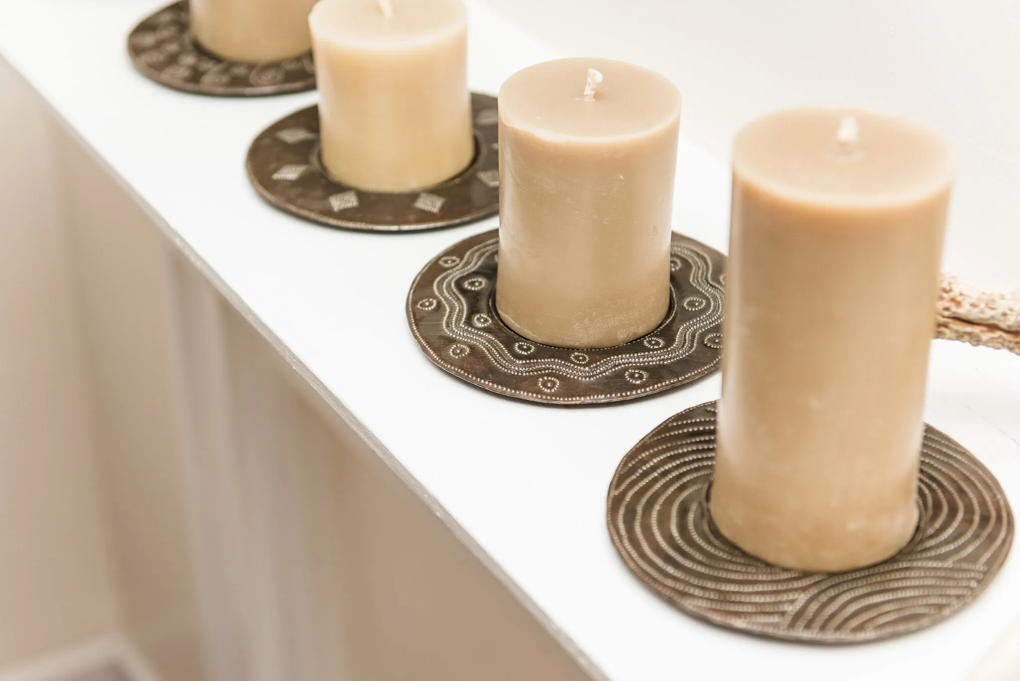 Metal Pillar Candle Plate - Leaves